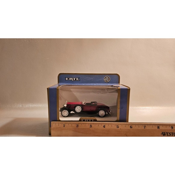 Ertl 1930 Packard Boattail Speedster Classic Vehicle Diecast Car - Picture 3 of 3